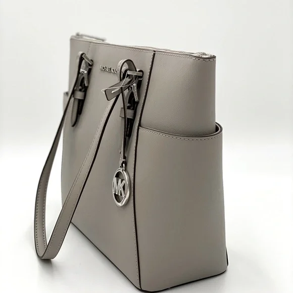 MICHAEL KORS CHARLOTTE LARGE TZ TOTE PEARL GREY